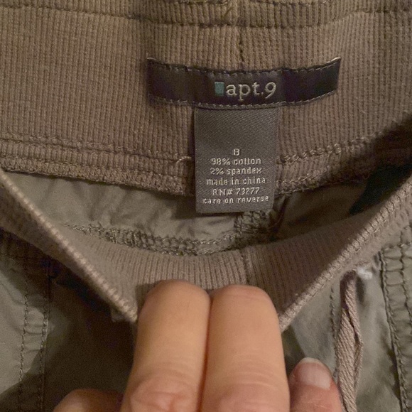 apt 9 Capris with no flaws! - Picture 4 of 4